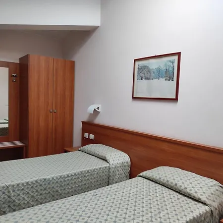 Industria Hotel 3*