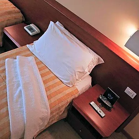Industria Hotel 3*
